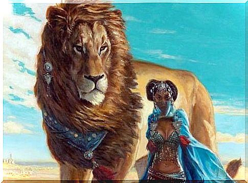 woman-in-front-of-a-lion-black-sheep