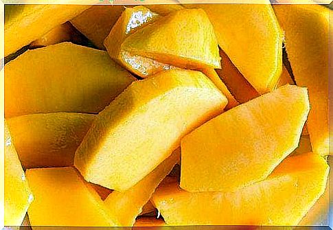 Mango for quick and easy salads