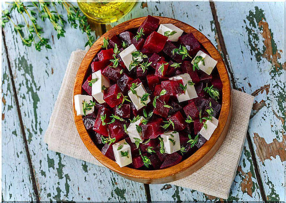 Delicious and healthy: salad with beetroot