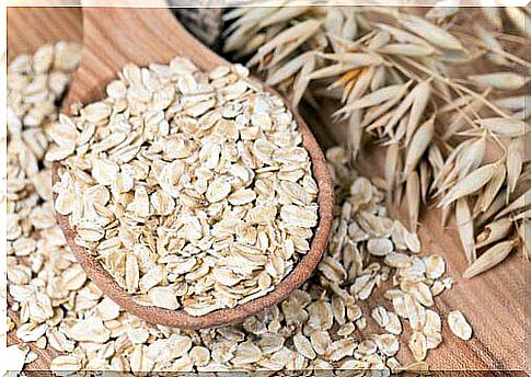 Prevent hardening of the arteries caused by cholesterol with oatmeal