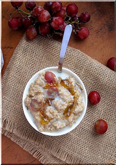 promote sleep with oatmeal