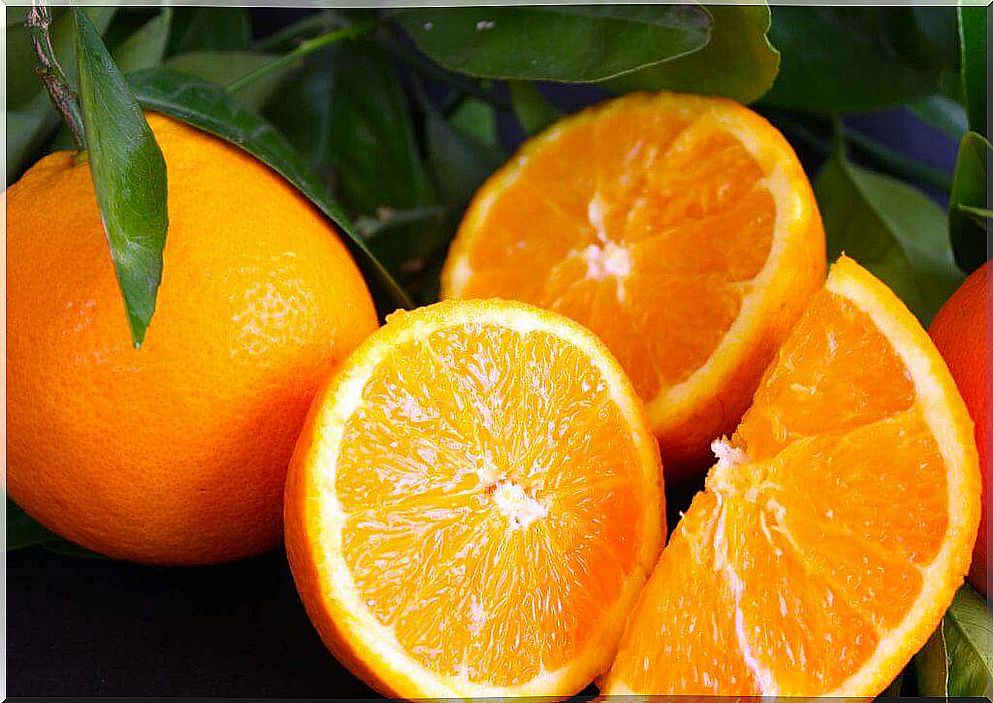 Oranges for a delicious and healthy orange cake