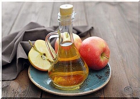 Apple cider vinegar can stop nosebleeds.