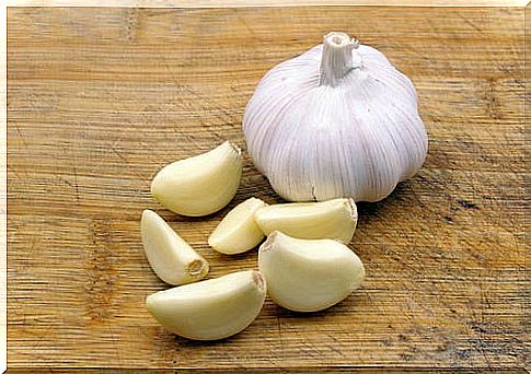 Diet for fatty liver: garlic