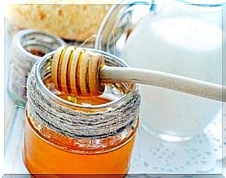 Honey for mouth sores